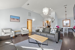 Smart TV - Ohana Sunrise: Pet Friendly | Private Pool (Corolla)