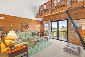 TV, DVD player - Golden Road Retreat: Dog Friendly | Fish Cleaning Station (Avon)