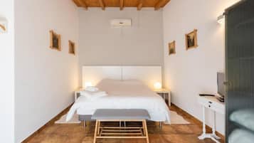 Iron/ironing board, free WiFi