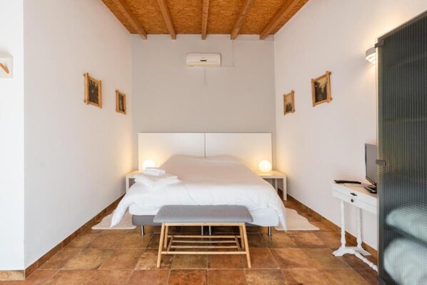 Iron/ironing board, free WiFi - MontePico (Grândola)