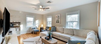 4BR LU Getaway! 4 Min to LU • Hot Tub • Game Room