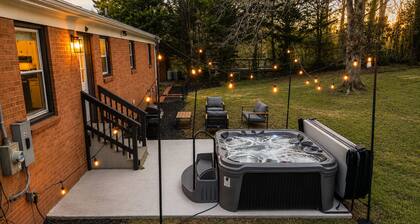 4BR LU Getaway! 4 Min to LU • Hot Tub • Game Room