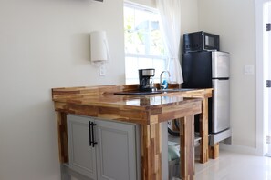 Mikroaaltouuni, liesi