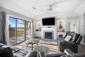 TV - Peaceful Marsh-Side Escape, Golf Cart Included, Pets Considered - 936 Stone Crab (Fripp Island)