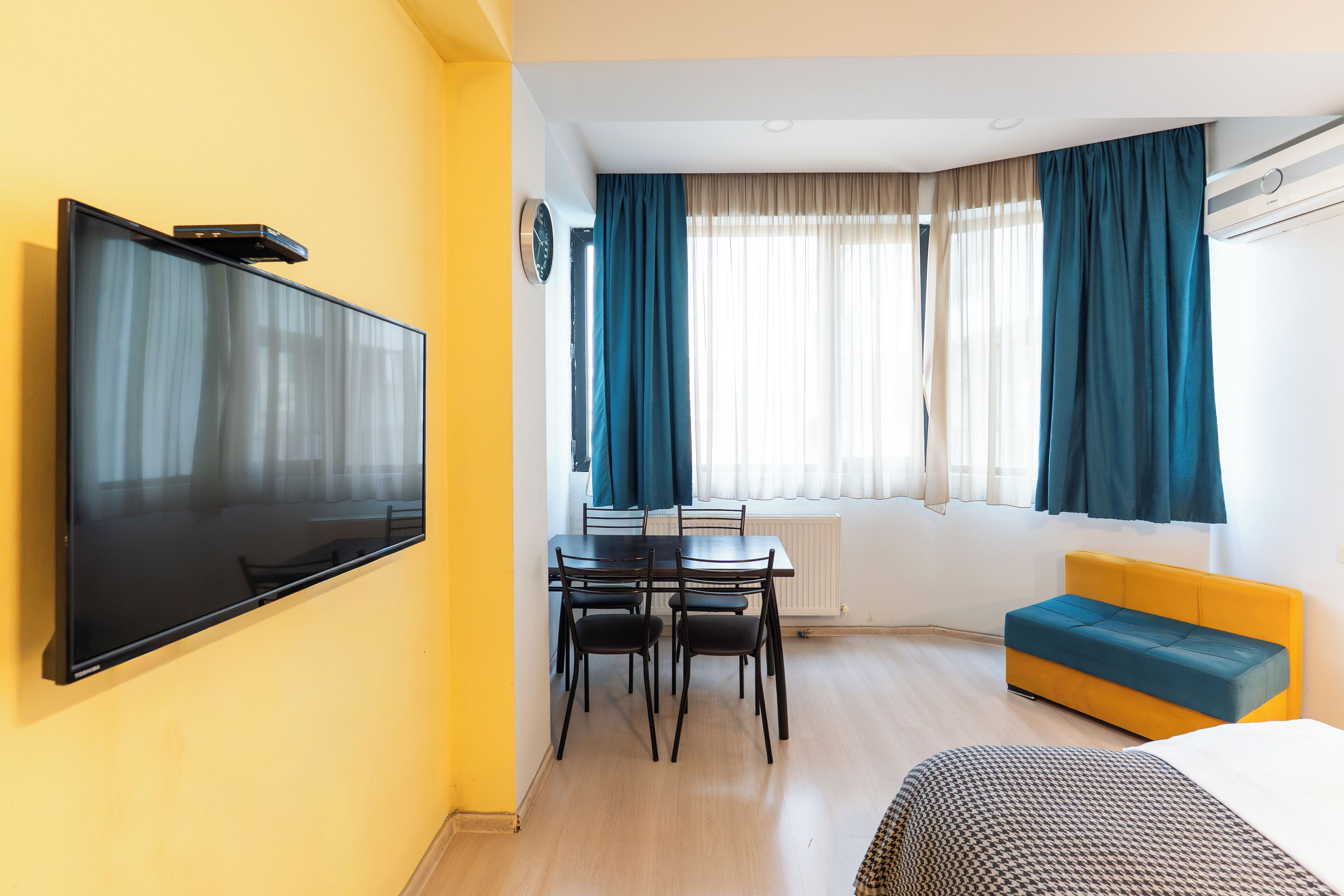 Tabla de planchar con plancha y wifi gratis 