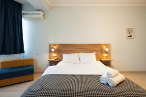 Apartment | Iron/ironing board, free WiFi - Central Tbilisi Studio Getaway (Tbilisi)
