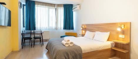 Apartment | Iron/ironing board, free WiFi