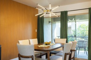 Dining - Arcadia 2BR Condo Near Camelback and Old Town (Phoenix)