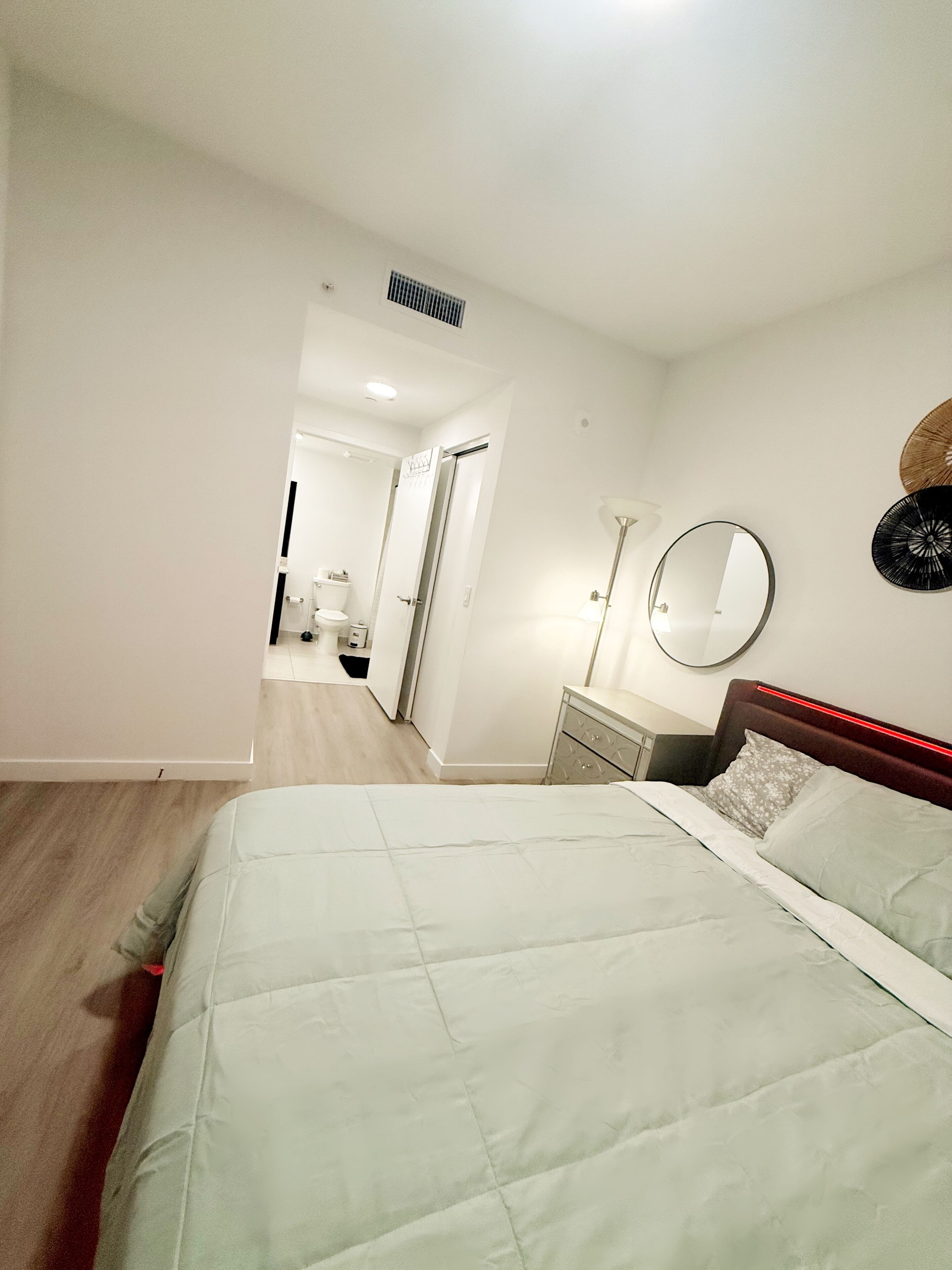 2 bedrooms, WiFi, bed sheets, wheelchair access
