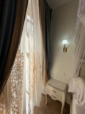 Iron/ironing board, WiFi, bed sheets - Studio a baldaquin du Cloitre (Narbonne)