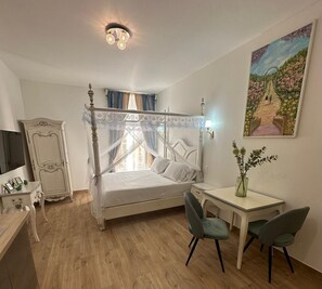 Bügeleisen/Bügelbrett, WLAN, Bettwäsche