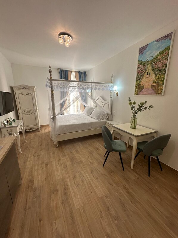 Bügeleisen/Bügelbrett, WLAN, Bettwäsche