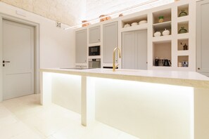 Fridge, microwave, oven, stovetop - Villa Ninetta Ostuni (Ostuni)