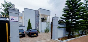 Exterior - One Click Cozy Suites (Kigali)