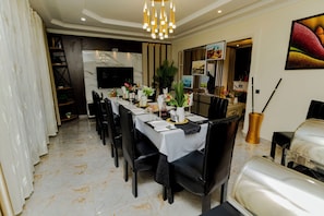 Restaurant - One Click Cozy Suites (Kigali)