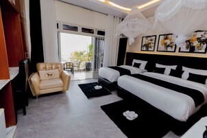 Decoración personalizada, muebles diferentes y escritorio 