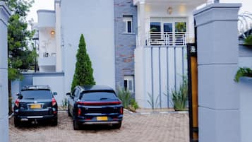 واجهة المنشأة