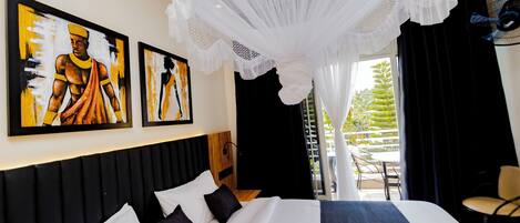 Dobbeltrom – superior | Skrivebord, skrivebord for bærbar PC og strykejern/-brett