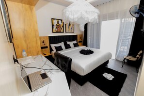 Superior Double Room | Dihias secara berasingan, dilengkapkan perabot secara berasingan, meja 
