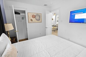 Iron/ironing board, WiFi, bed sheets