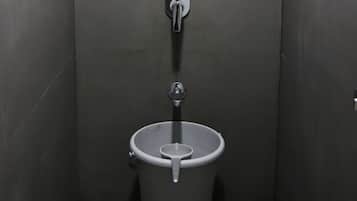 Dusche, Handtücher, Seife, Toilettenpapier