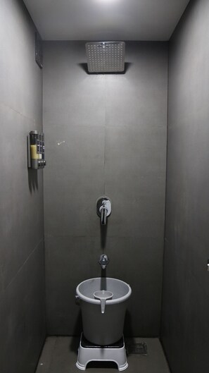 Bruser, håndklæder, Sæbe, Toiletpapir