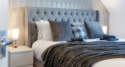 The Clydesider - Huge Space + Games