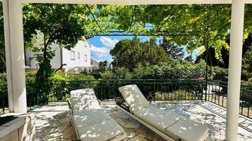 Luxury House, Balcony, Garden View | Terrace/patio