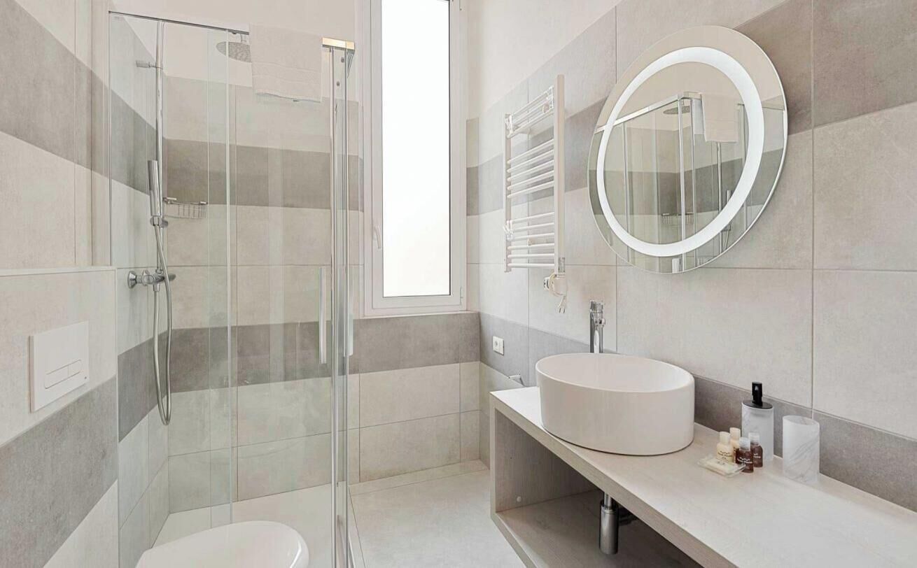 Dusche, Bidet, Handtücher