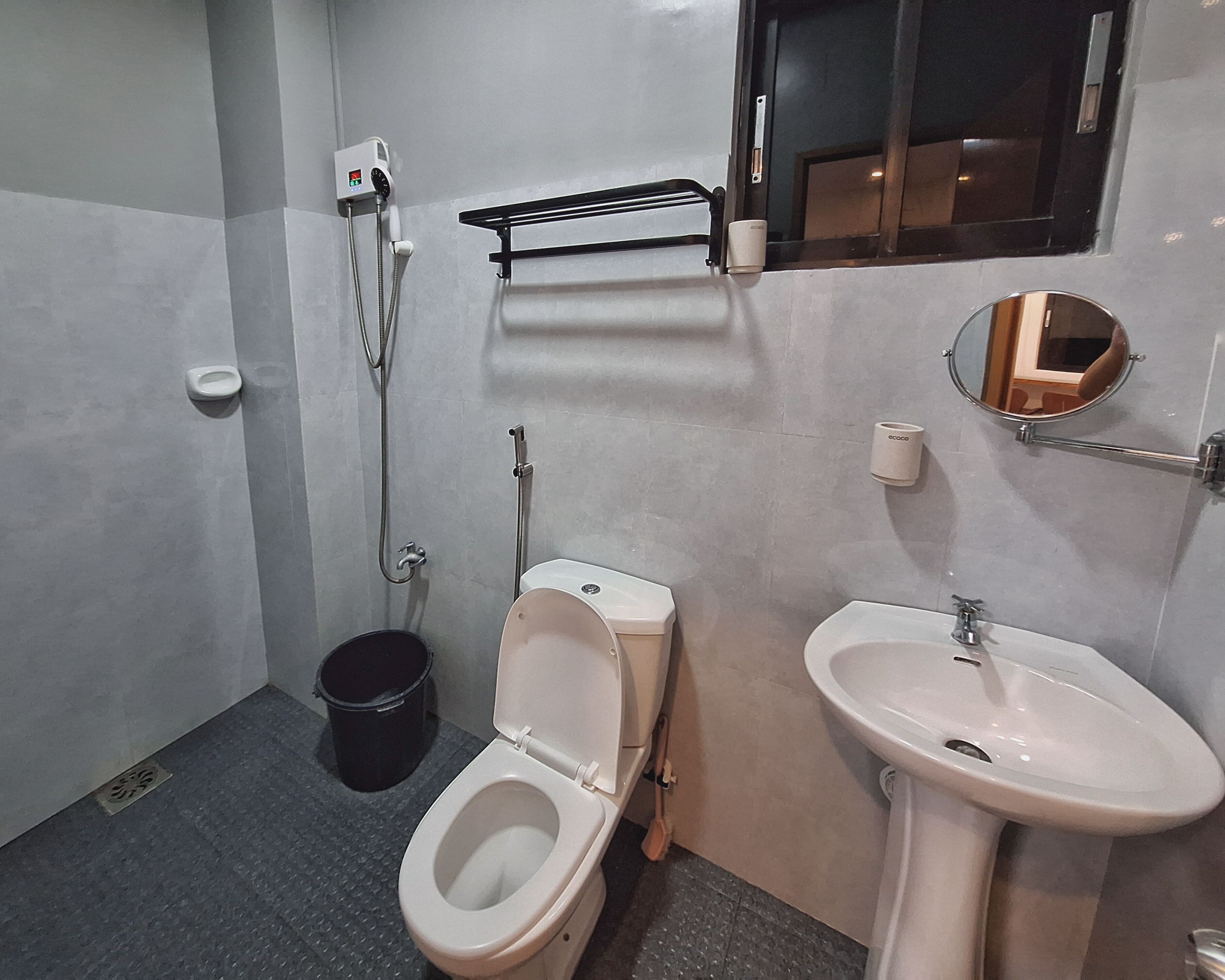 Shower, bidet, towels, soap