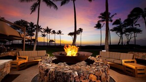 Property grounds - Cozy 1-bedroom/living room condo with AC in charming Lahaina (Lahaina)