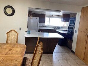 Dining - Peaceful vintage farmhouse in charming Alamosa perfect for relaxing (Alamosa)