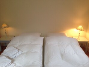 Bügeleisen/Bügelbrett, WLAN, Bettwäsche