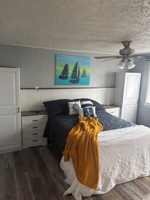 Internet, bed sheets - Cozy 2-bedroom Lakeview cottage in quaint Decatur with AC (Decatur)