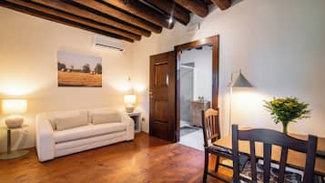 Junior Suite | Living area