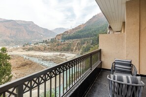 Luxury Single Room, 1 King Bed, Balcony, River View | Property grounds - The Himalayan Residency (Rampur)