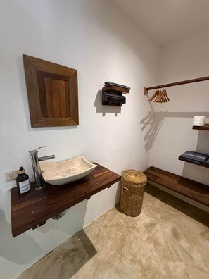 Bathroom - Air-Conditioned Room in a Natural Setting (Santa María Tonameca)