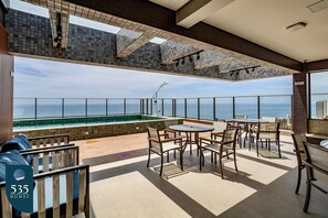 Pool - Ocean view on 13th floor in Rio Vermelho (Salvador)