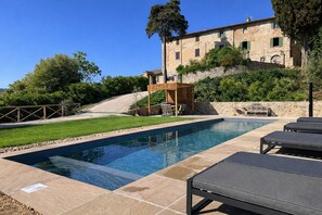 Outdoor pool - Villa Gianotti by MMega (Lugnano)