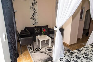Interior - Hotel Versailles: King Suite 15: 60 m2 (Skopje)
