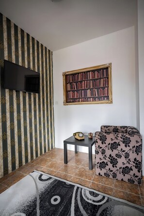 Interior - Hotel Versailles: King Suite 15: 60 m2 (Skopje)