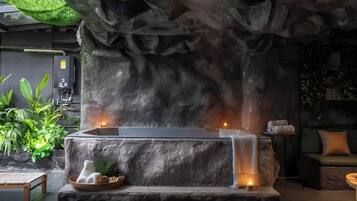 Bañera de hidromasaje exterior