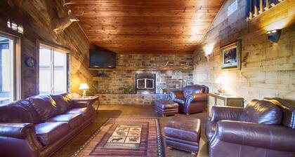 New Listing! Private 75Acre Riverfront Retreat-Niangua River-Near Bennett Spring