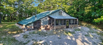 Cave Creek Cabin Private 75 Acre 1/4 mile Niangua Riverfront/Near Bennett Spring