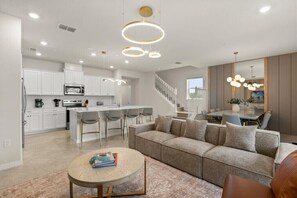Smart TV - Last Minute Disney! Private Pool, Game Room & Themed Bedrooms. Book Now! #148487 (Orlando)