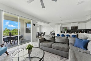 Smart TV - Last Minute Disney Getaway! Luxury Condo with Private Balcony. Book Now! #154617 (Orlando)