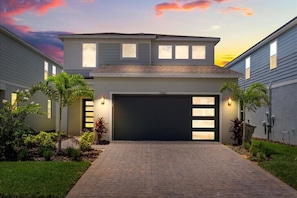 Exterior - Last Minute Disney Getaway! Private Pool & Themed Bedrooms. Book Now! #150497 (Orlando)