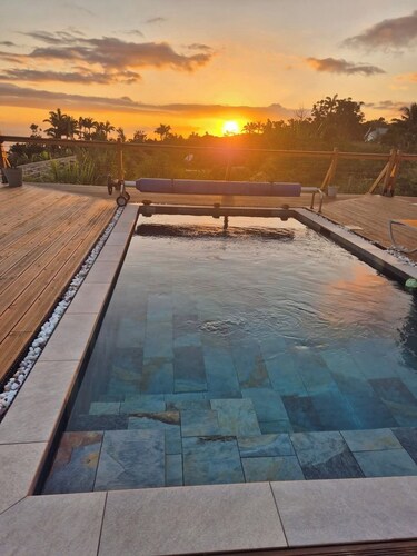 Beautiful contemporary villa on one level, swimming pool, ideal for a stay in Reunion Island