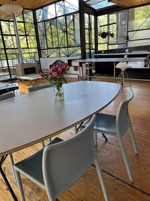 Dining - MAGICAL LIVING -2 BEDROOM GLASS TREEHOUSE ON THE BELTLINE (Atlanta)