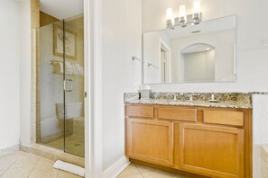 Hair dryer, towels - Last Minute Disney Getaway! Townhouse with Private Pool. Book Now! #116349 (Orlando)